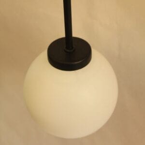 aplique-de-pared-vintage-atomo-2-luces-coleccion-lamparas-molonas-tulipa-blanca