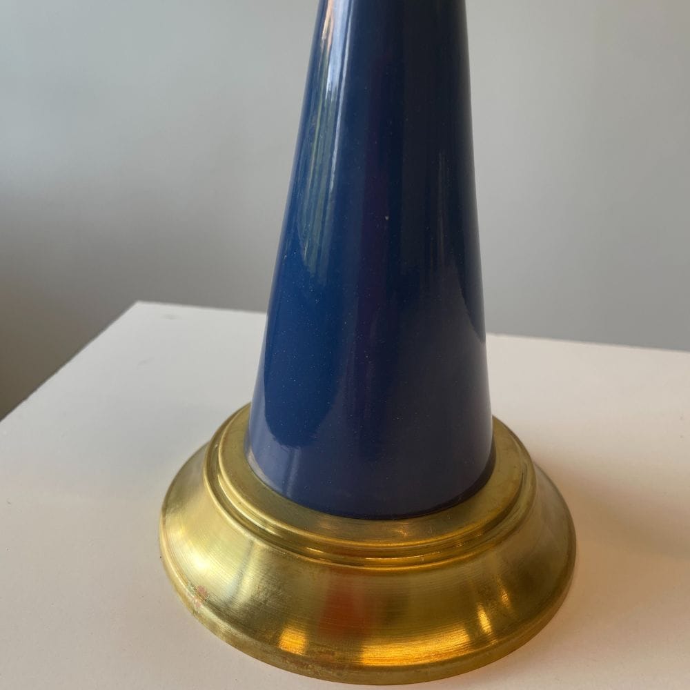 lampara-de-mesa-cono-vintage-azul-pie-y-base-laton lampara-de-mesa-cono-vintage-azul-pie-y-base-laton