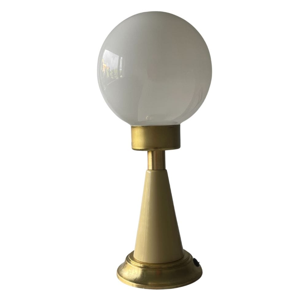 lampara-de-mesa-cono-vintage-beige-sin-fondo lampara-de-mesa-cono-vintage-beige-sin-fondo