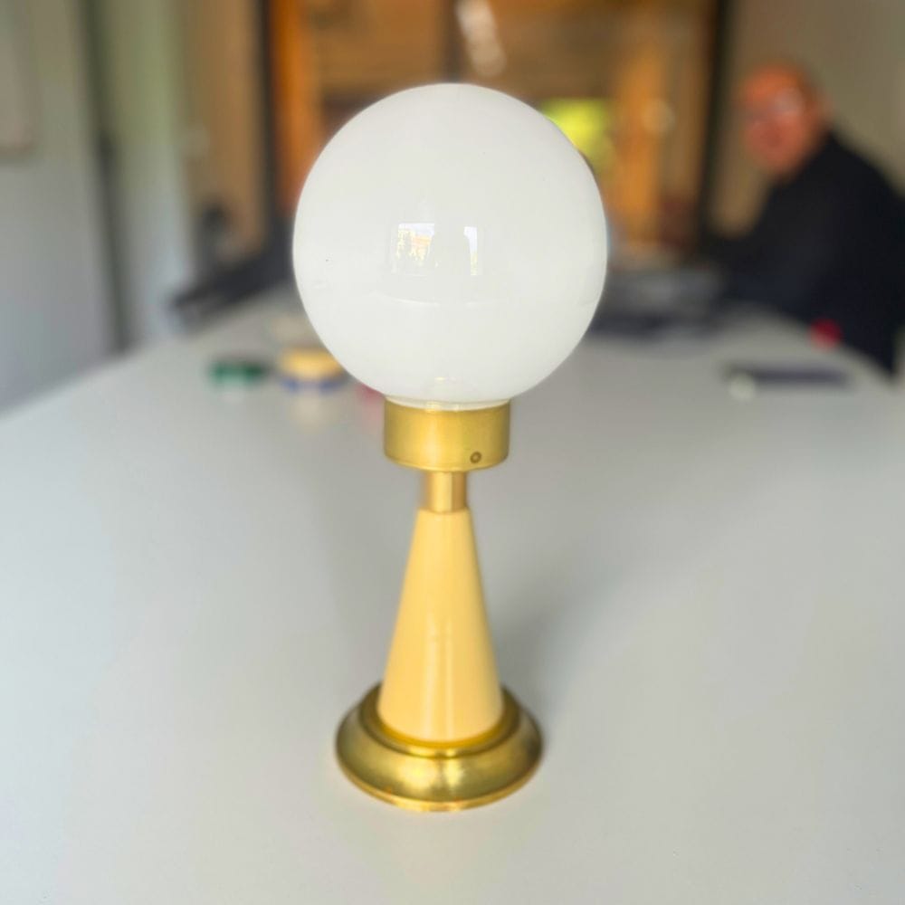 lampara-de-mesa-cono-vintage-beige lampara-de-mesa-cono-vintage-beige