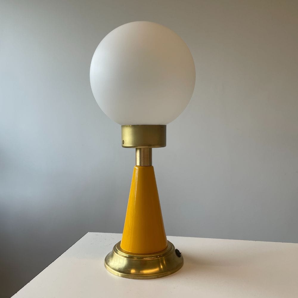 lampara-de-mesa-cono-vintage-mostaza-sobremesa lampara-de-mesa-cono-vintage-mostaza-sobremesa