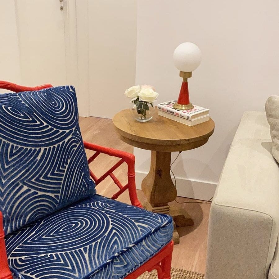 lampara-de-mesa-mid-century-instalada lampara-de-mesa-mid-century-instalada