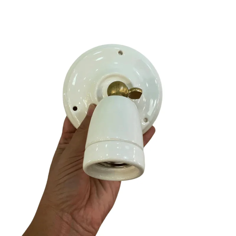 aplique de ceramica vintage blanco con laton