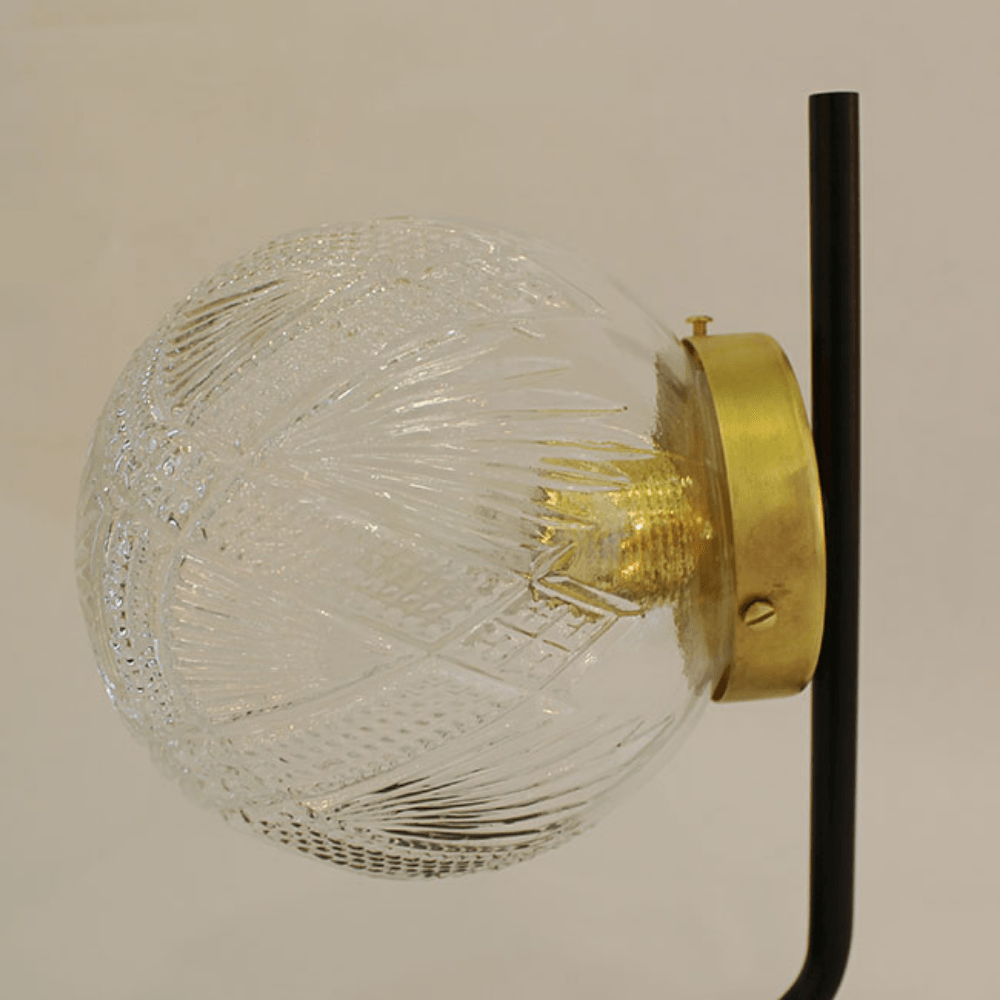 lampara de mesa vintage negra y laton modelo angulo tulipa tallada lampara de mesa vintage negra y laton modelo angulo tulipa tallada