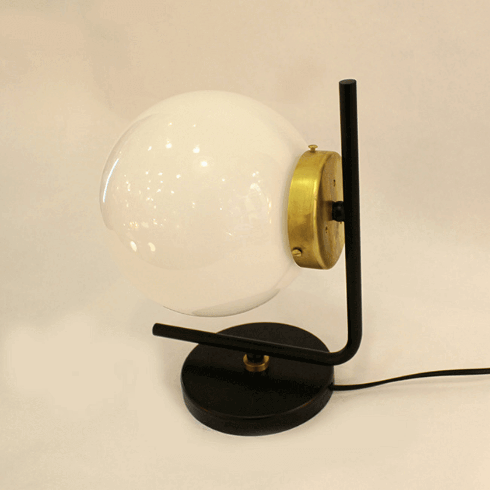 lampara de mesa vintage negra y laton modelo angulo lampara de mesa vintage negra y laton modelo angulo