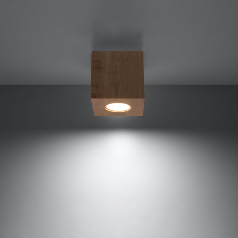 Lámpara de techo QUAD de madera natural encendida