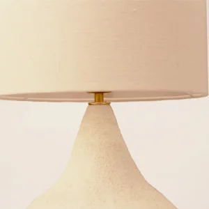 lampara de mesa ceramica hecha a mano con pantalla de lino