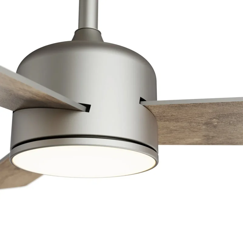 detalle ventilador gris dc con aspas marrones y luz