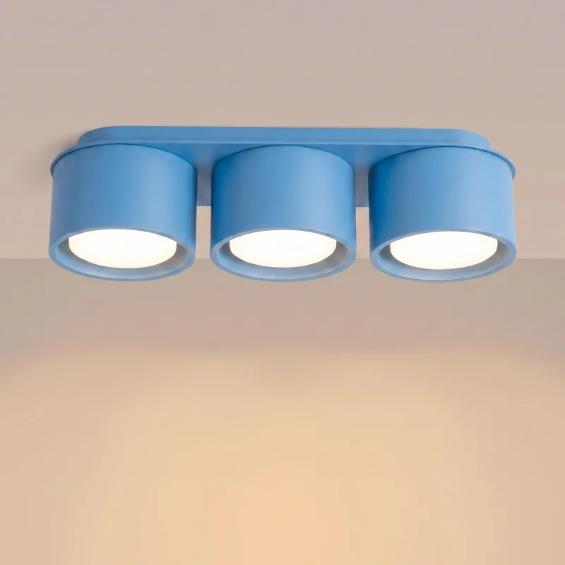 plafon-azul-modo-3-con-3-luces-sollux-lamparas-molonas-encendido