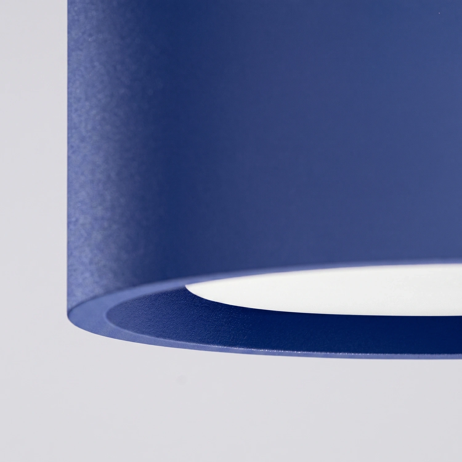 plafon-color-azul-ultramar-MODO-2-sollux-lamparas--molonas-detalle plafon-color-azul-ultramar-MODO-2-sollux-lamparas--molonas-detalle