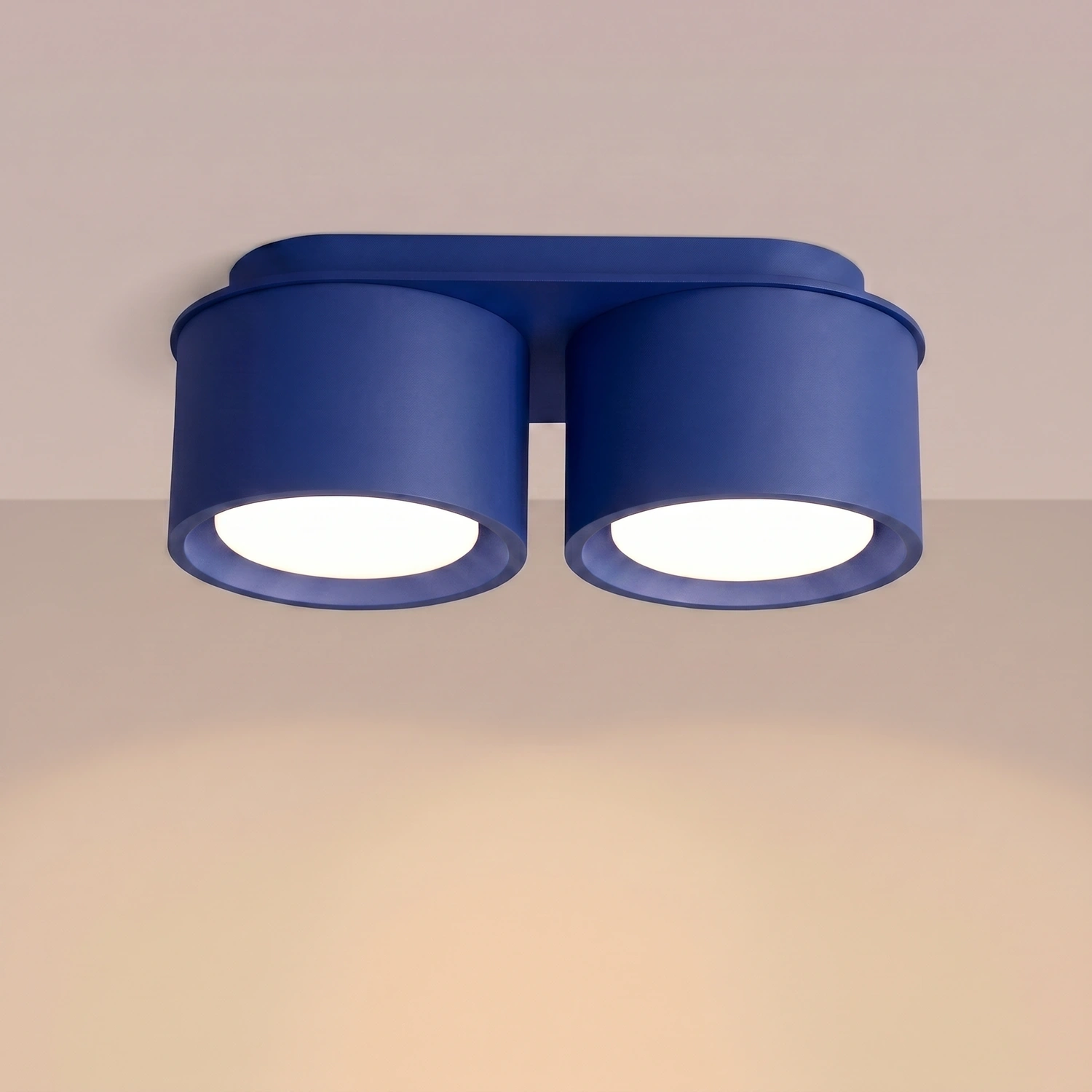 plafon-color-azul-ultramar-MODO-2-sollux-lamparas-molonas-encendido plafon-color-azul-ultramar-MODO-2-sollux-lamparas-molonas-encendido