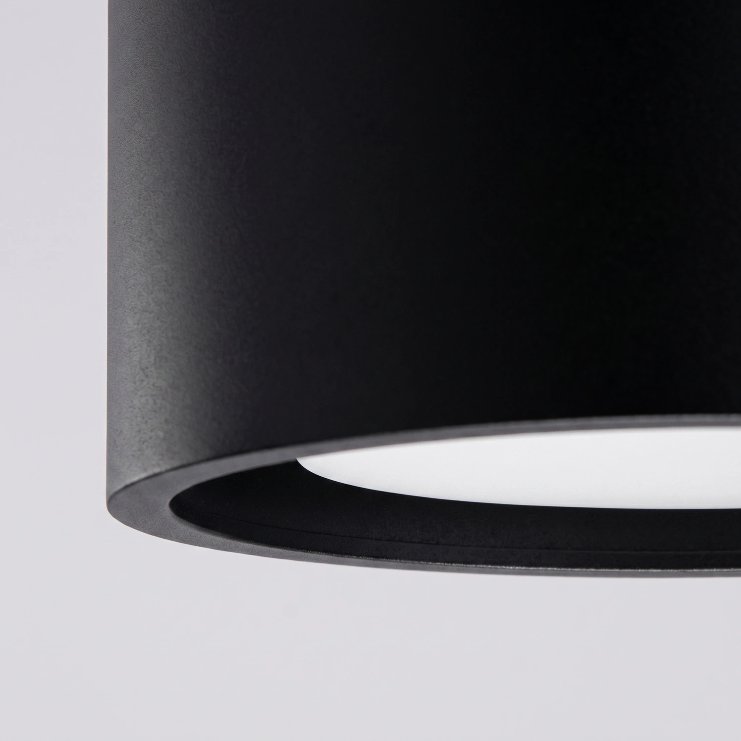 plafon-color-negro-MODO-2-sollux-lamparas-molonas-detalle