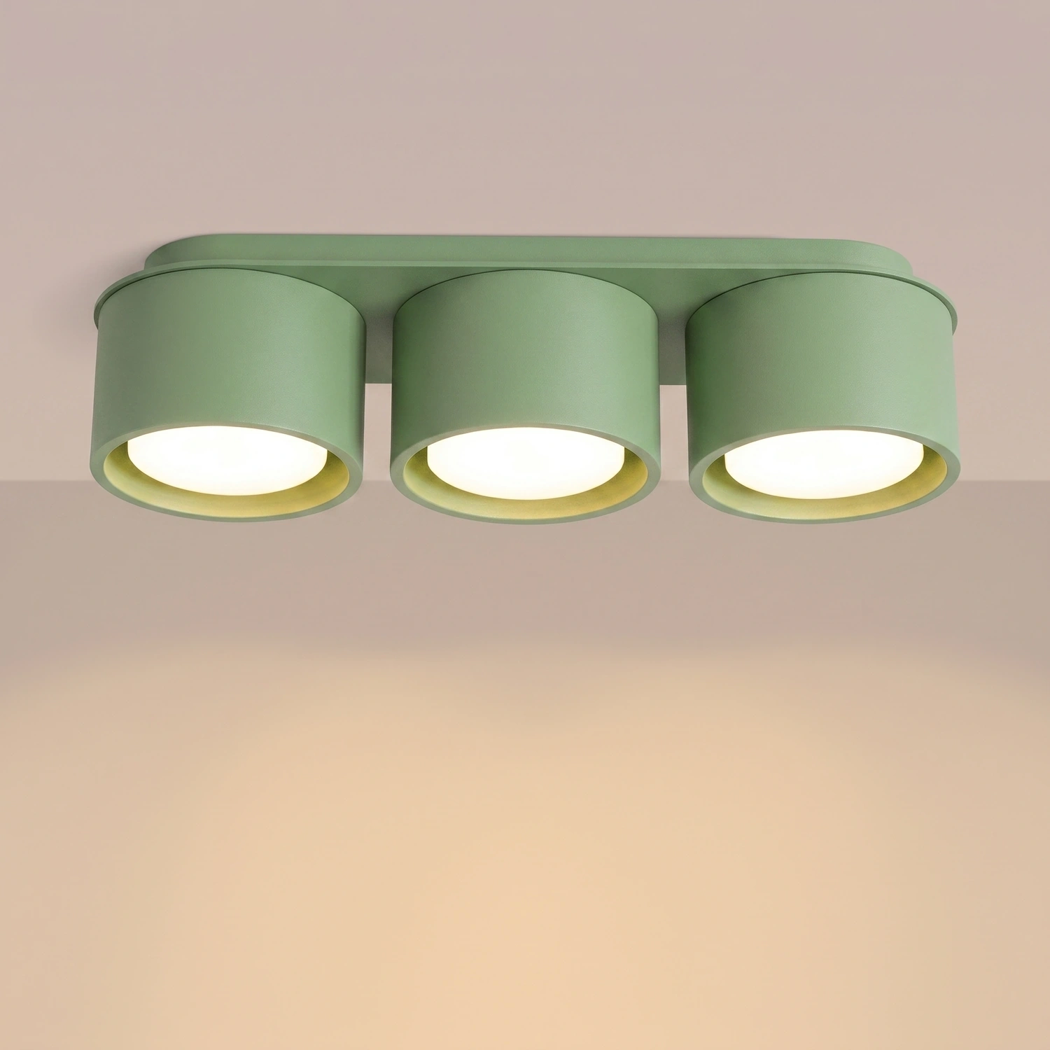 plafon-salvia-modo-3-con-3-luces-sollux-lamparas-molonas-encendido plafon-salvia-modo-3-con-3-luces-sollux-lamparas-molonas-encendido
