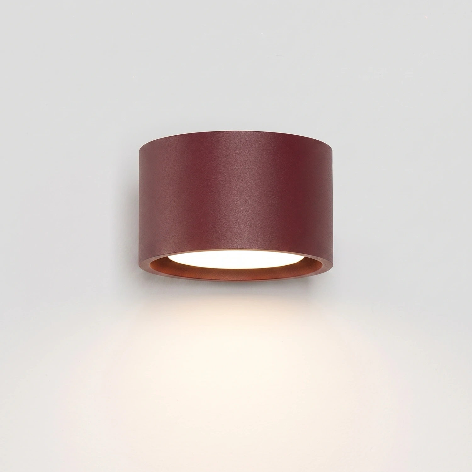 aplique_de_pared_burdeos_sollux_lamparas_molonas_modo_1_encendido aplique_de_pared_burdeos_sollux_lamparas_molonas_modo_1_encendido