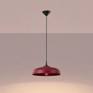 lampara_colgante_gina_burdeos_encendida